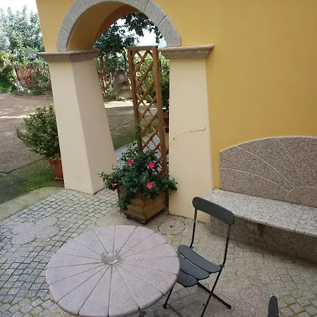 Bed & Breakfast Le Roverelle Ilbono